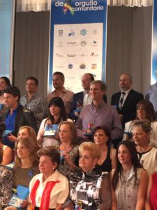 Luis Perelman, Presidente Honorario y Co-Fundador de Guimel recibiendo el reconocimiento.